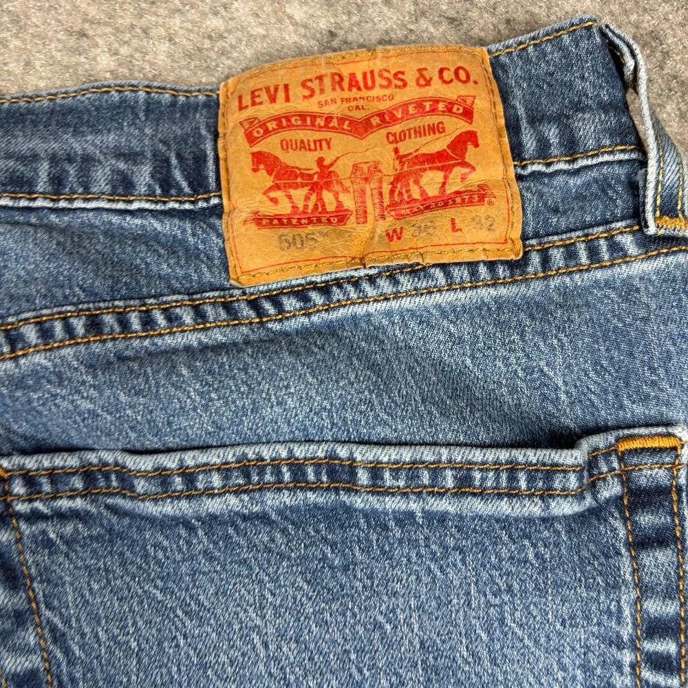 Levi's 505 Jeans Mens 36x32 Straight‎ Leg Regular Fit Medium Wash Blue Denim